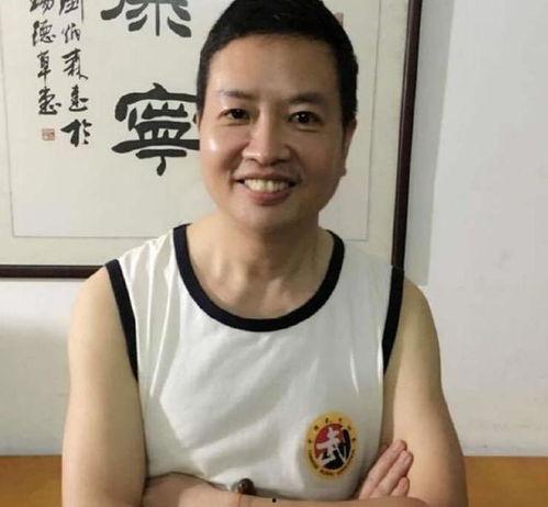 娱乐吃瓜两兄弟,吃瓜兄弟的趣味人生  第3张