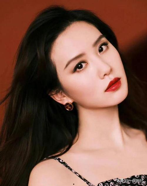 当代娱乐圈吃瓜女明星,揭秘吃瓜女明星背后的故事  第3张 当代娱乐圈吃瓜女明星,揭秘吃瓜女明星背后的故事  第3张