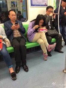娱乐吃瓜酱地铁,娱乐吃瓜酱的趣味日常