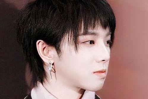 吃瓜八卦娱乐圈宋亚轩,娱乐圈的瓜田,他的成长与蜕变  第1张 吃瓜八卦娱乐圈宋亚轩,娱乐圈的瓜田,他的成长与蜕变  第1张