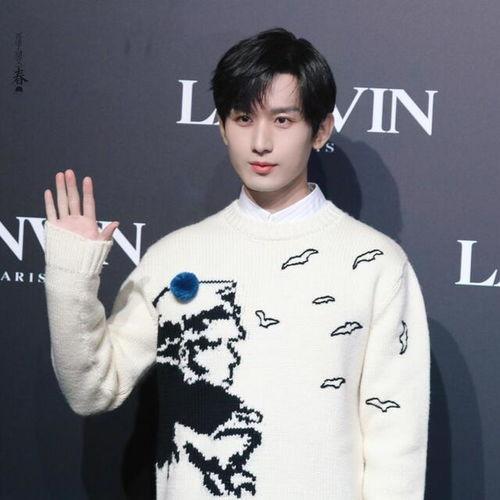 成毅吃瓜娱乐,揭秘娱乐圈幕后故事  第2张 成毅吃瓜娱乐,揭秘娱乐圈幕后故事  第2张