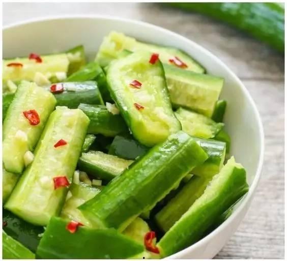 娱乐圈吃瓜里的凉菜是什么意思,揭秘明星幕后故事 第2张 娱乐圈吃瓜里的凉菜是什么意思,揭秘明星幕后故事 第2张