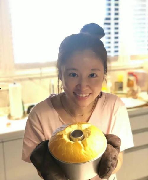 小八娱乐吃瓜,揭秘娱乐圈最新吃瓜事件，带你领略明星幕后故事  第2张