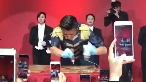 娱乐吃瓜报道,明星们背后的惊人真相大揭秘! 第2张 娱乐吃瓜报道,明星们背后的惊人真相大揭秘! 第2张