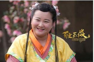 娱乐吃瓜贾玲,娱乐界的“吃瓜女王”，笑料百出的人生