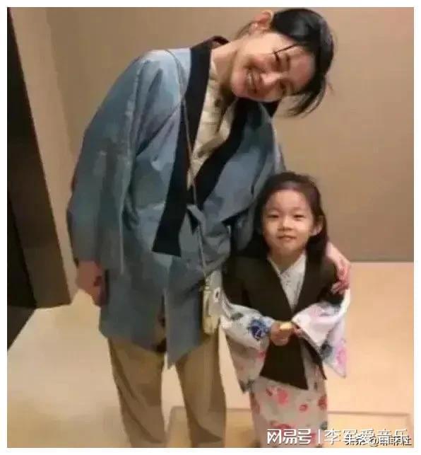 娱乐吃瓜妮妮,妮妮事件追踪,揭秘幕后真相 第3张 娱乐吃瓜妮妮,妮妮事件追踪,揭秘幕后真相 第3张