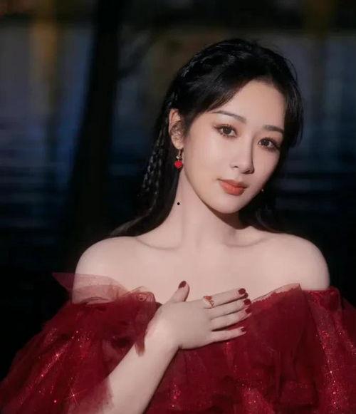 娱乐吃瓜大瓜杨紫,娱乐圈的“吃瓜女王”,揭秘明星幕后故事 第2张 娱乐吃瓜大瓜杨紫,娱乐圈的“吃瓜女王”,揭秘明星幕后故事 第2张