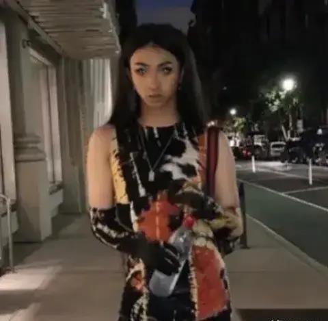 娱乐吃瓜头像女,女生们的个性选择与社交新风尚 第2张 娱乐吃瓜头像女,女生们的个性选择与社交新风尚 第2张