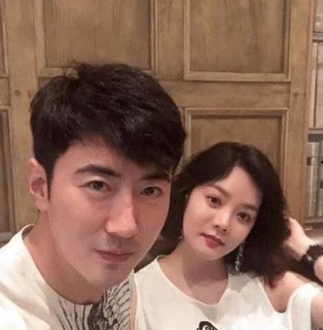 娱乐吃瓜老公,揭秘明星夫妻背后的秘密与争议 第2张 娱乐吃瓜老公,揭秘明星夫妻背后的秘密与争议 第2张