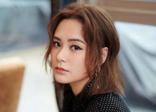 娱乐吃瓜女艺人红后,揭秘娱乐圈吃瓜女艺人崛起之路 第2张 娱乐吃瓜女艺人红后,揭秘娱乐圈吃瓜女艺人崛起之路 第2张